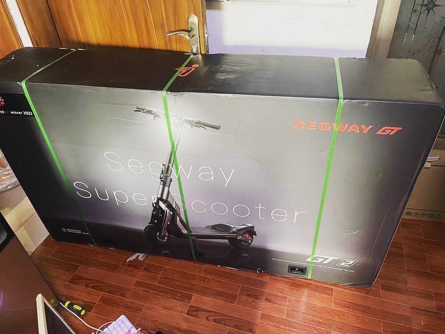 SEGWAY GT2 SUPERSCOOTER SEGWAY GT2 SUPERSCOOTER